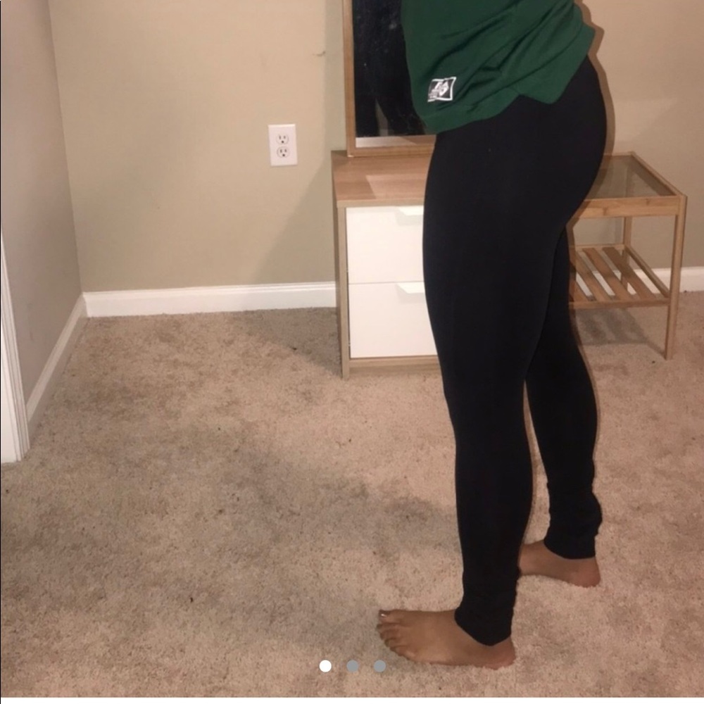 Black workout leggings